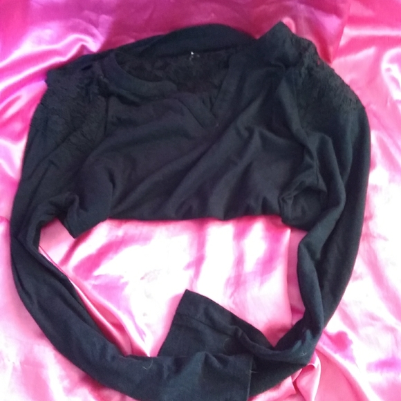 Long sleeve black shirt with lace detail - Picture 3 of 4